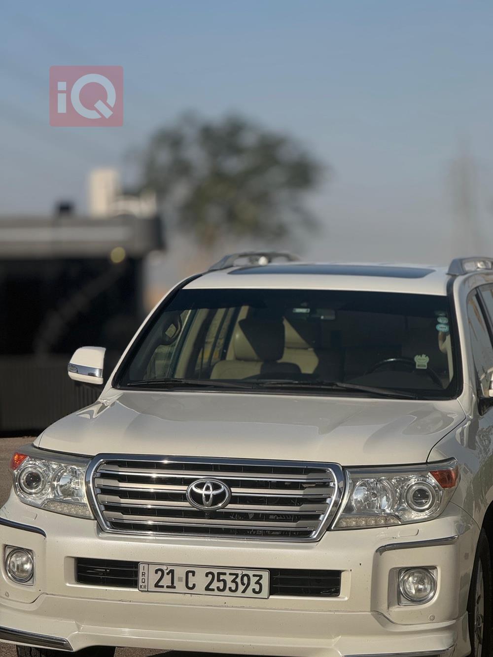 تۆیۆتا لاند کروزەر